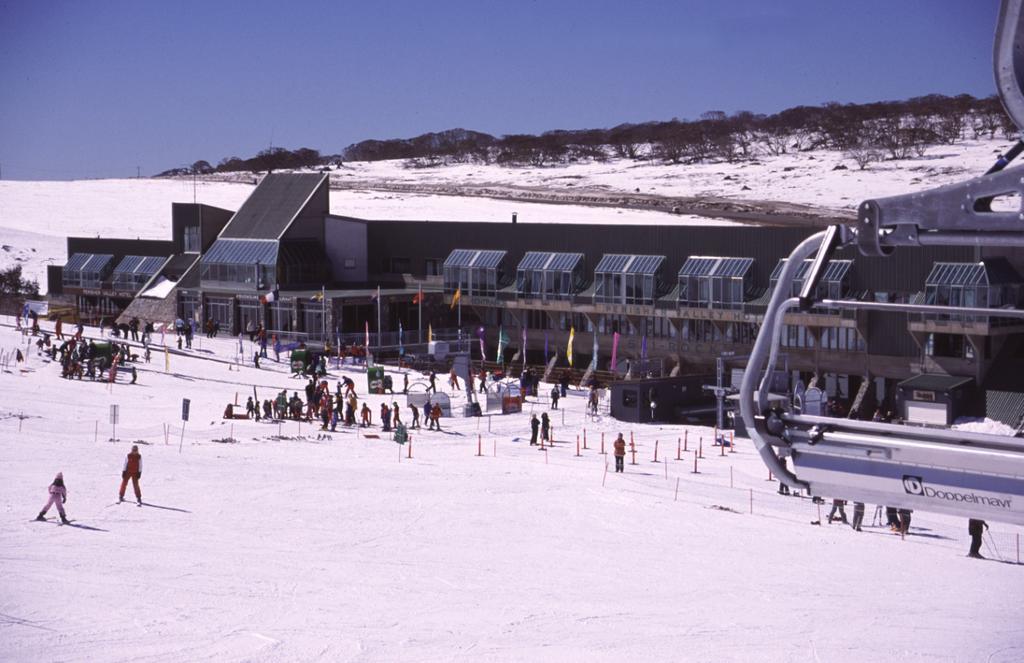 The Perisher Valley Hotel Exterior photo