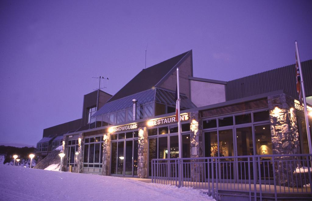 The Perisher Valley Hotel Exterior photo