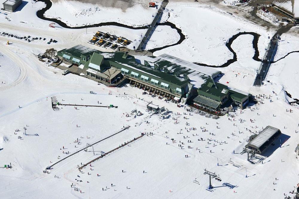 The Perisher Valley Hotel Exterior photo