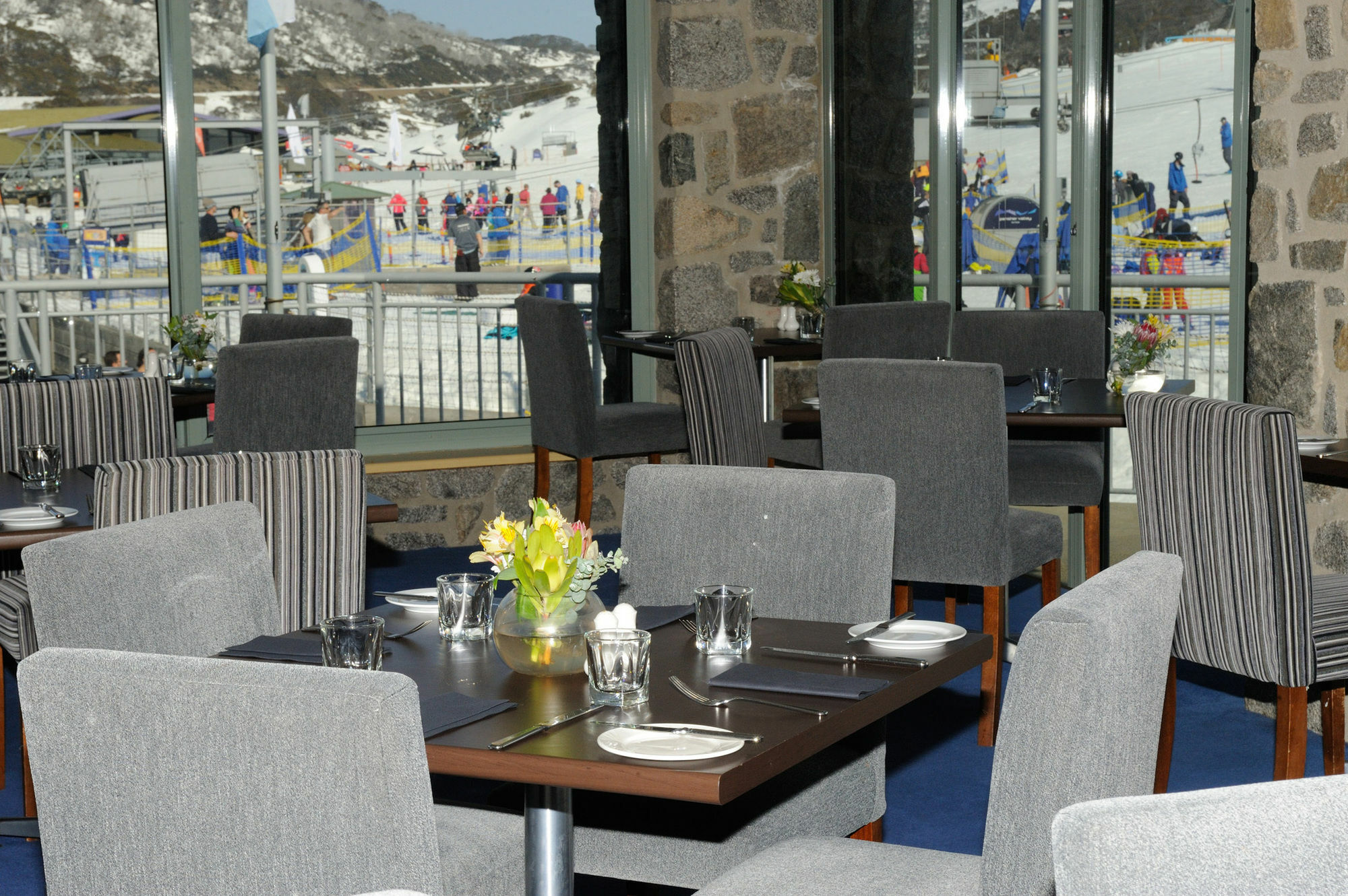 The Perisher Valley Hotel Exterior photo