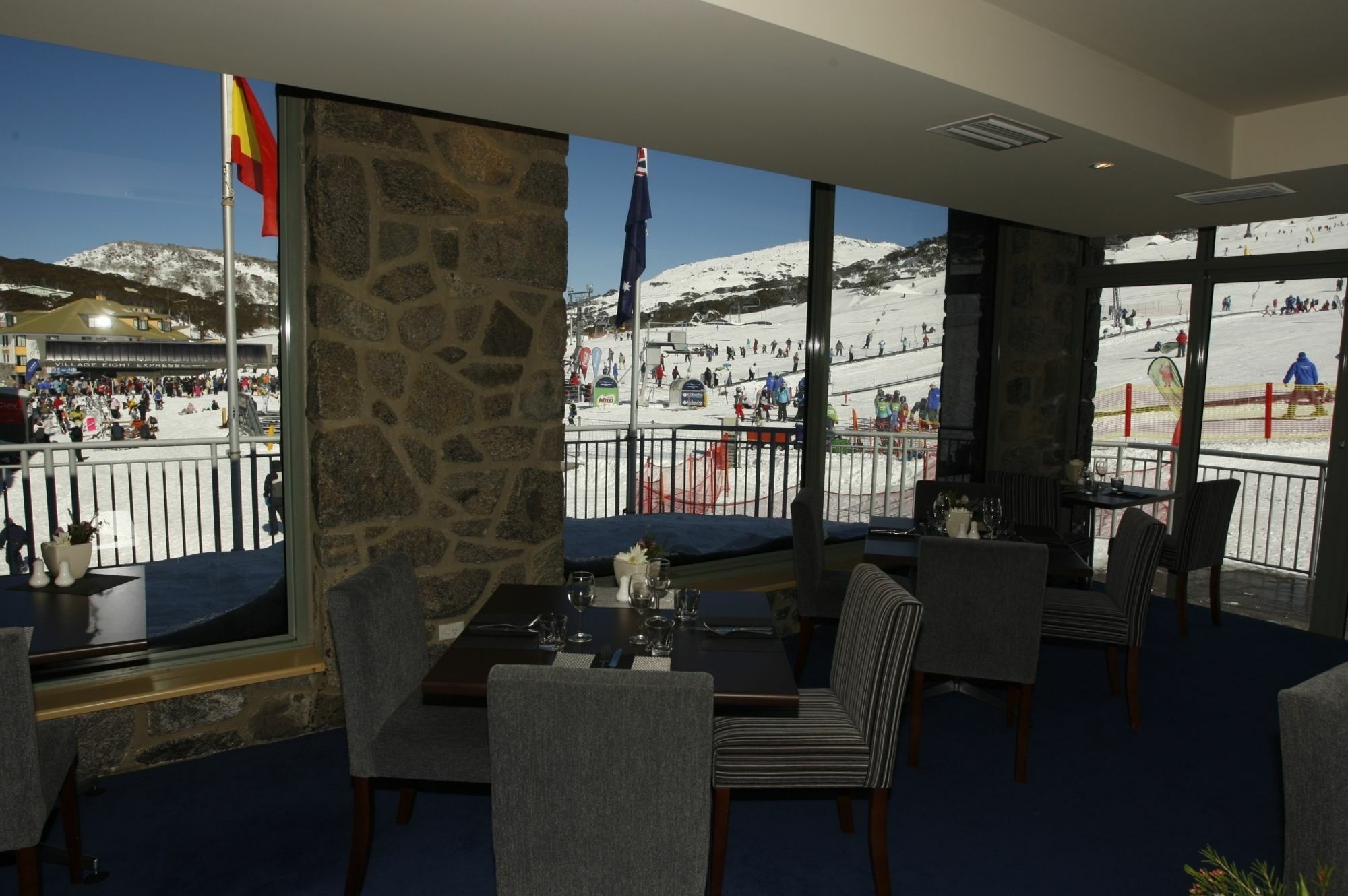 The Perisher Valley Hotel Exterior photo